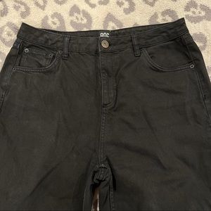 BDG Straight Leg Mom Jeans